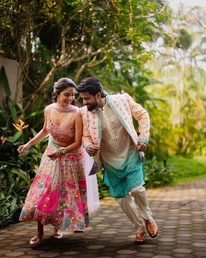 keerthy-suresh-mahendi-ceremony-photos